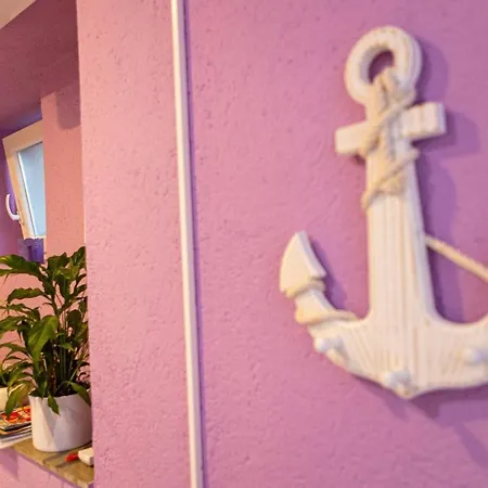 At Premium Location In 1 Min To Sea Apartament