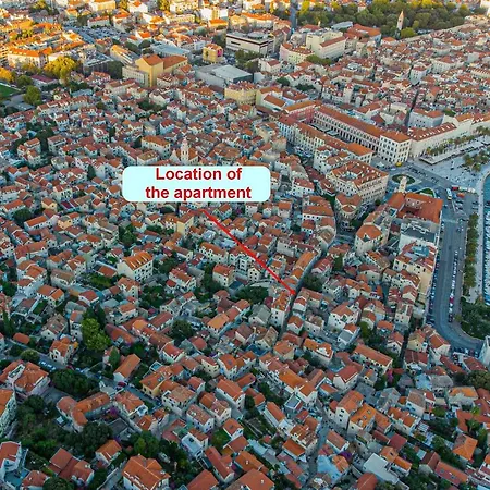 At Premium Location In 1 Min To Sea Split