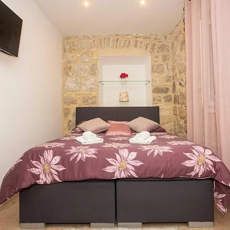 Apartment At Premium Location In 1 Min To Sea Split